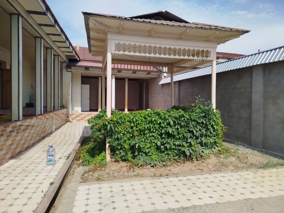 Madaniyat masjid oldida 3sotix Srochna
