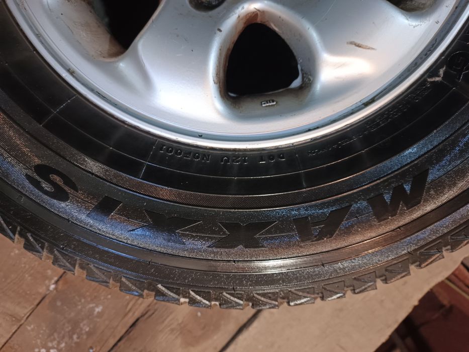 Резина 235/75/r15 с дисками Maxxis Premitra