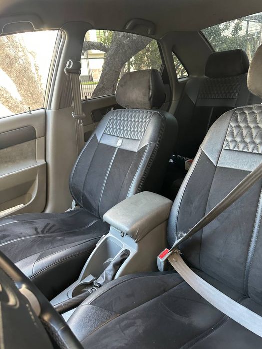 Lacetti 1.8 sotiladi