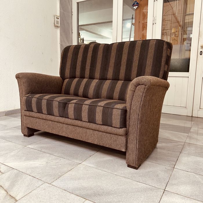 Холандски двуместен диван – вълнена дамаска, отлично състояние