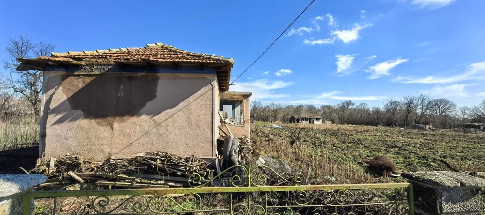 Продава се Къща в Каварна - 65 кв.м за 87 €/кв.м - Снимка #3