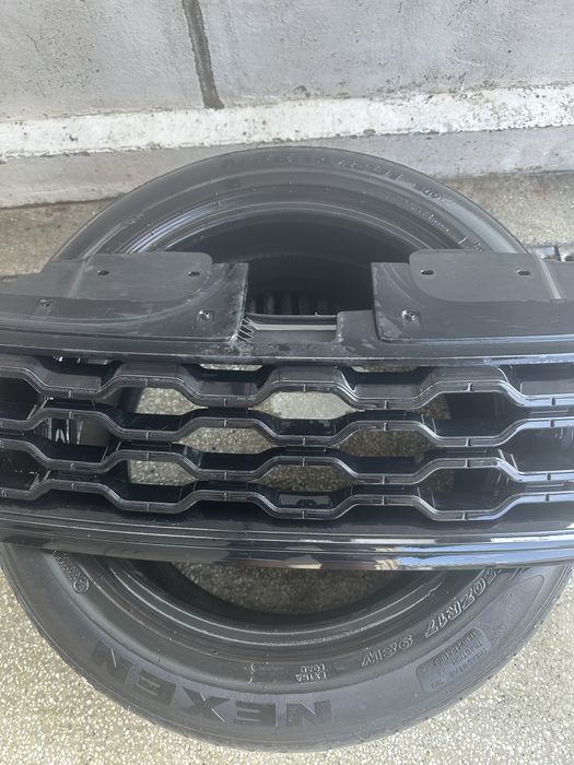 Land Rover Evogue 2018 - предна решетка