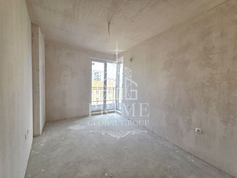 Продава се Тристаен апартамент в Варна, Колхозен пазар - 97 кв.м за 1907 €/кв.м - Снимка #2