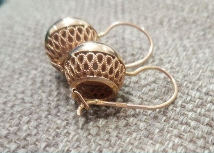 Продам золотые серьги Оригинал 583 проба.