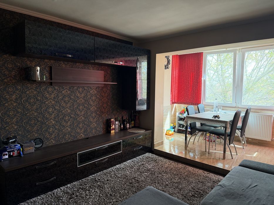 Vând apartament 2 cam 14 Mai