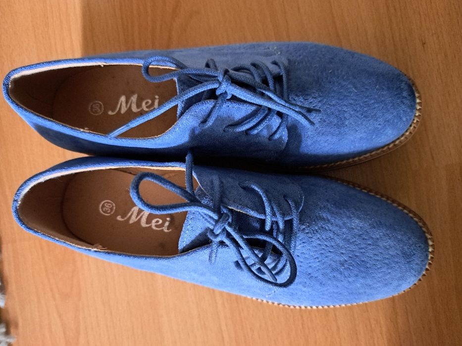 Сини велурени обувки MeiMall