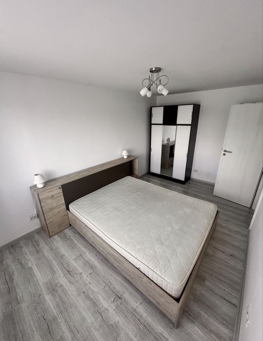 Inchiriez apartament ultracentral cu 4 camere, langa fac de arte