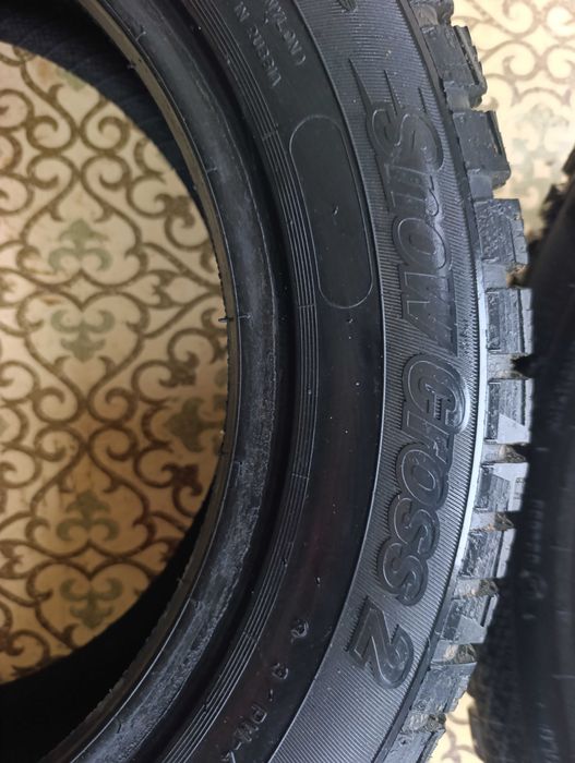 Продам шипованную резину.