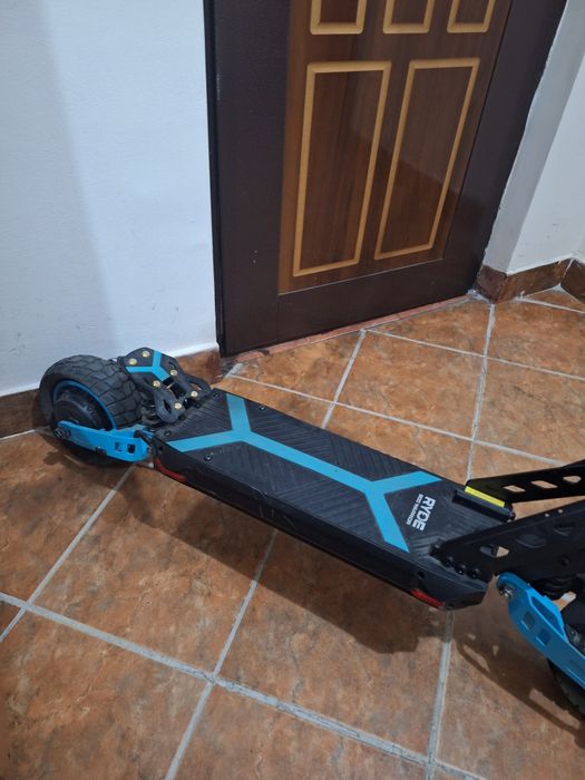 Trotineta electrica pliabila RYDE. Noua 800 Warrior cu scaun – seria 10″