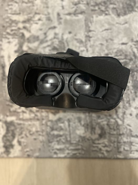 Căști VR cu manetă