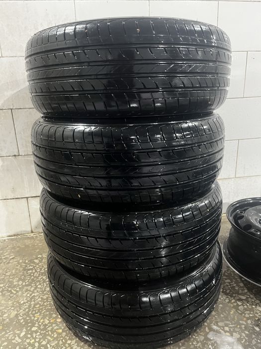 Продам летний комплект резины на 15