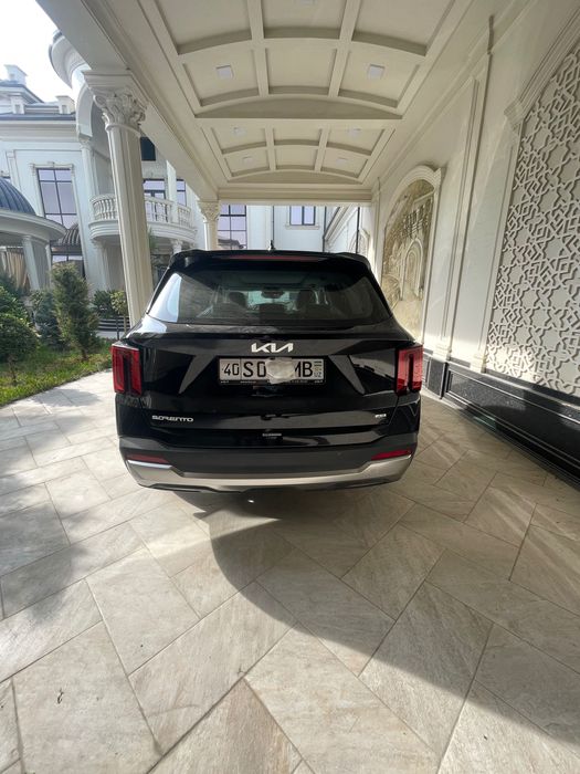 Kia sorento sotiladi