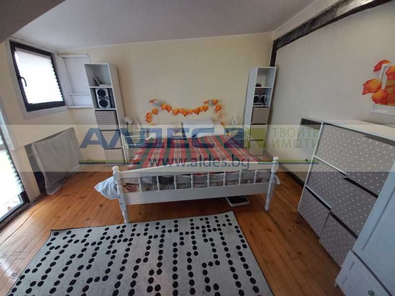 Обзаведена, автентична къща в центъра на гр. Банско!