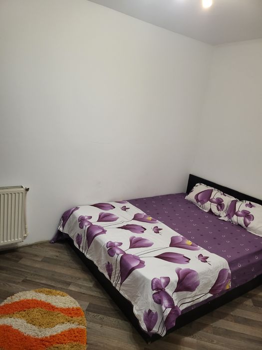 Vila cu două ap.de închiriat