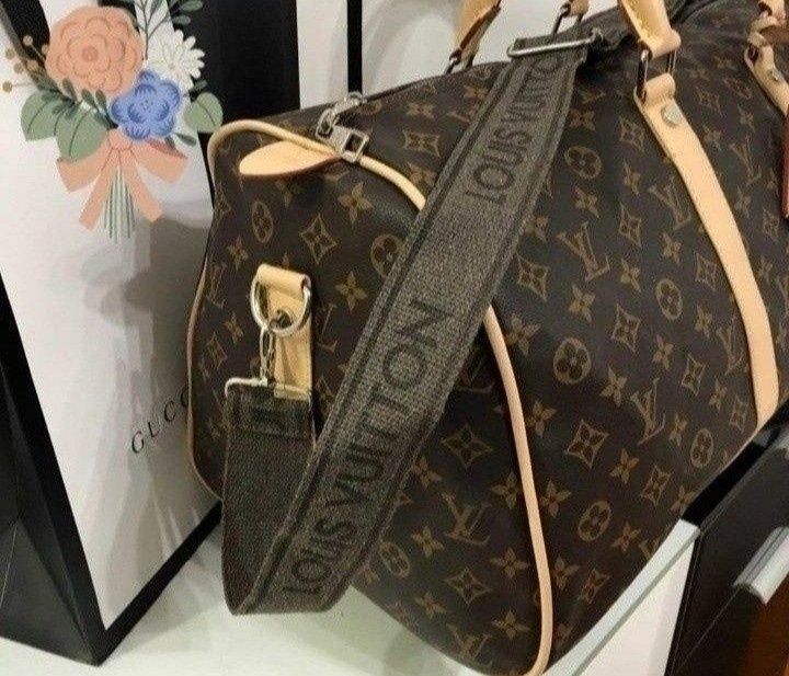 Genți voiaj unisex,super model,feronerie metalica inscriptionata,sacul