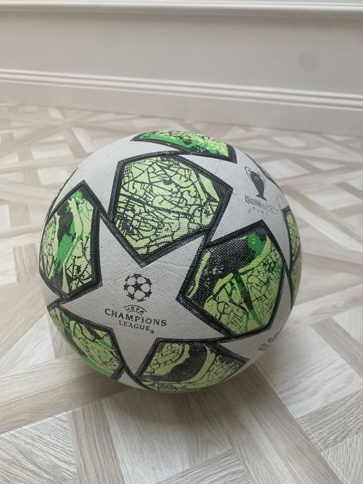 Мяч Champions League