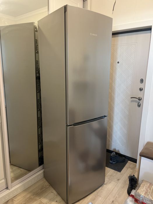 Продам Холодильник Bosch