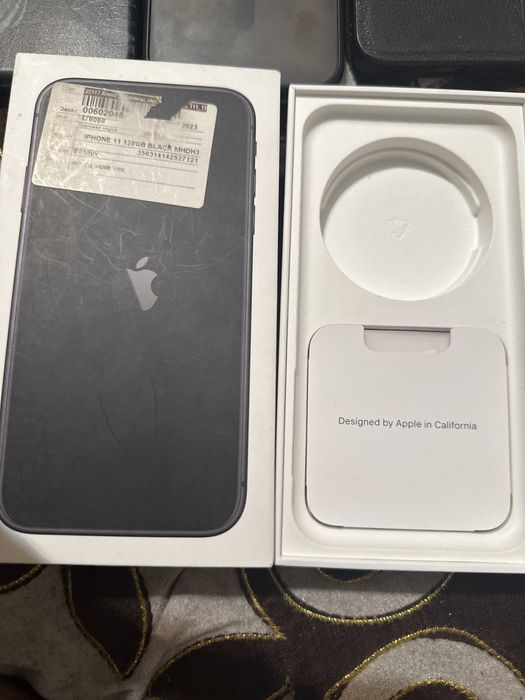 IPhone 11 с каробкой