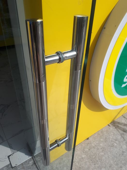 Стеклянные двери и окна из колённого стекло