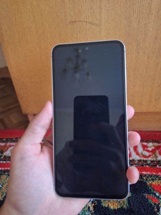 Samsung S24 FE 128GB - Kafolatli, qutisi bilan, holati a'lo