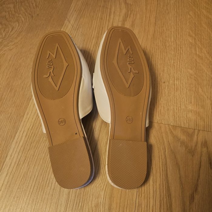 Продам шлепки,  новые.