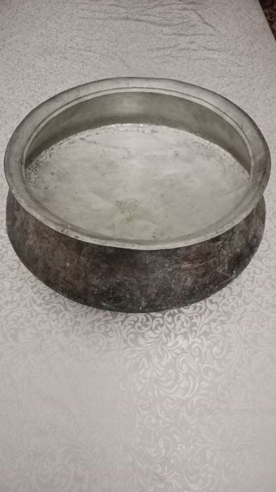 Qadimiy Mis qozon tez va arzon sotiladi!