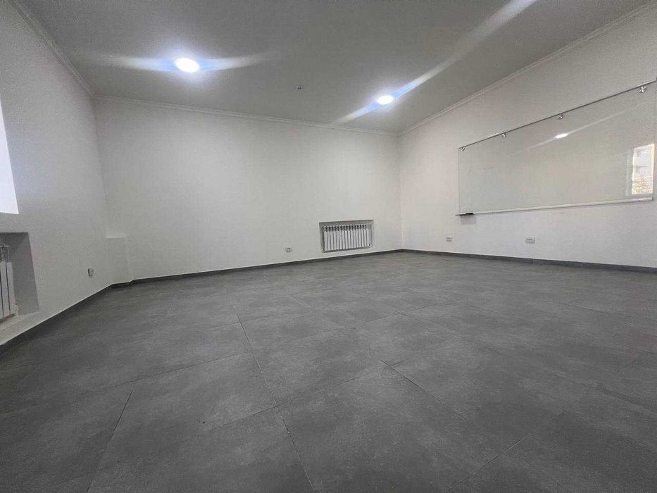 Chilonzor ц kvartlda joy arendaga beriladi.Сдается помещение в аренду.