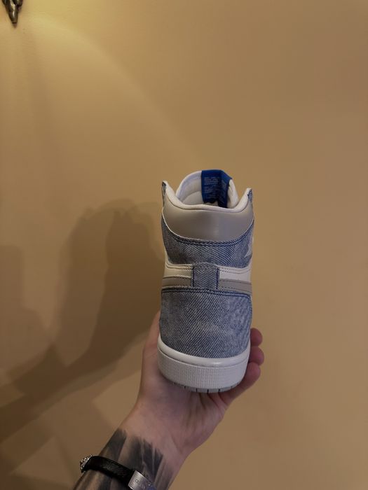 Jordan 1 Hyper Royal Blue