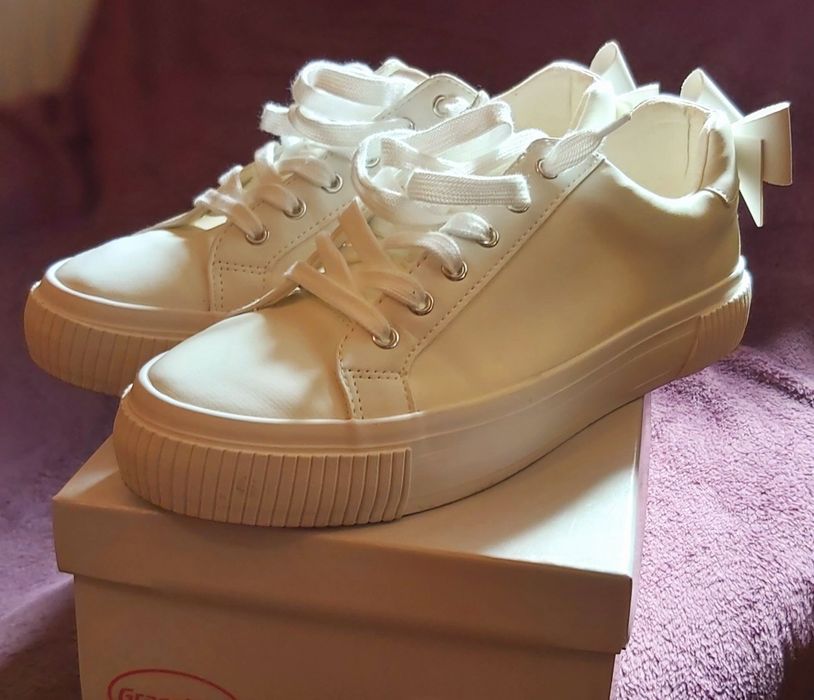 Adidasi dama măr 42