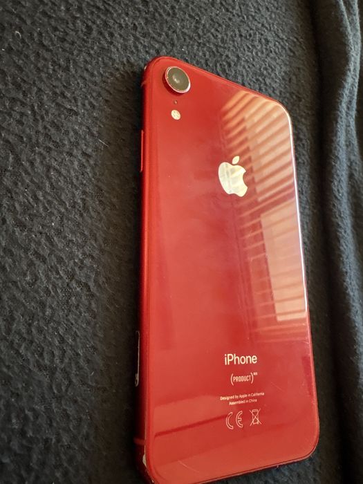 Iphone XR червен в отлично състояние !!!