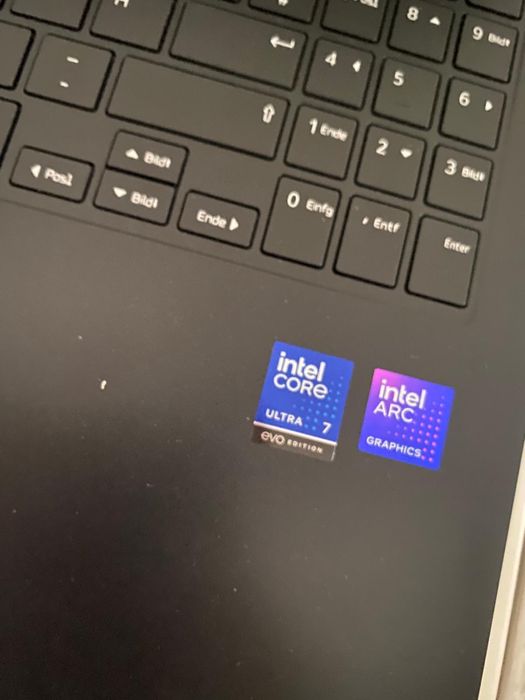 LG Gram Pro 16 Ultra 7 / 32GB RAM / 2TB SSD / 144Hz / NOU