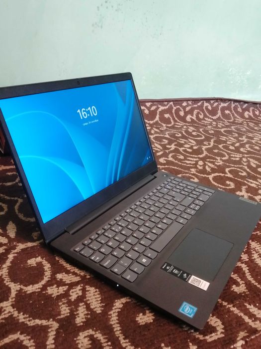 Noutbook Lenovo offisniy