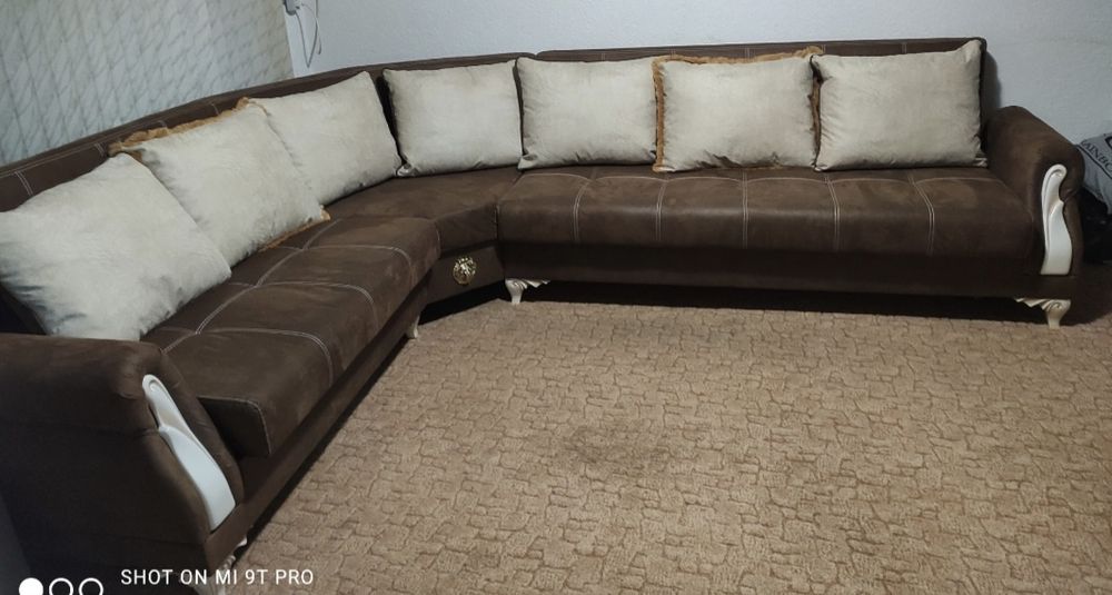 Разтегателен ъглов диван