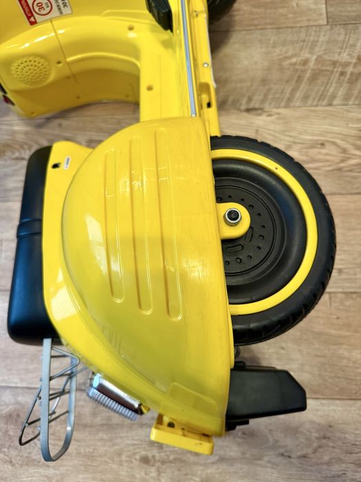 Детска електрическа Веспа