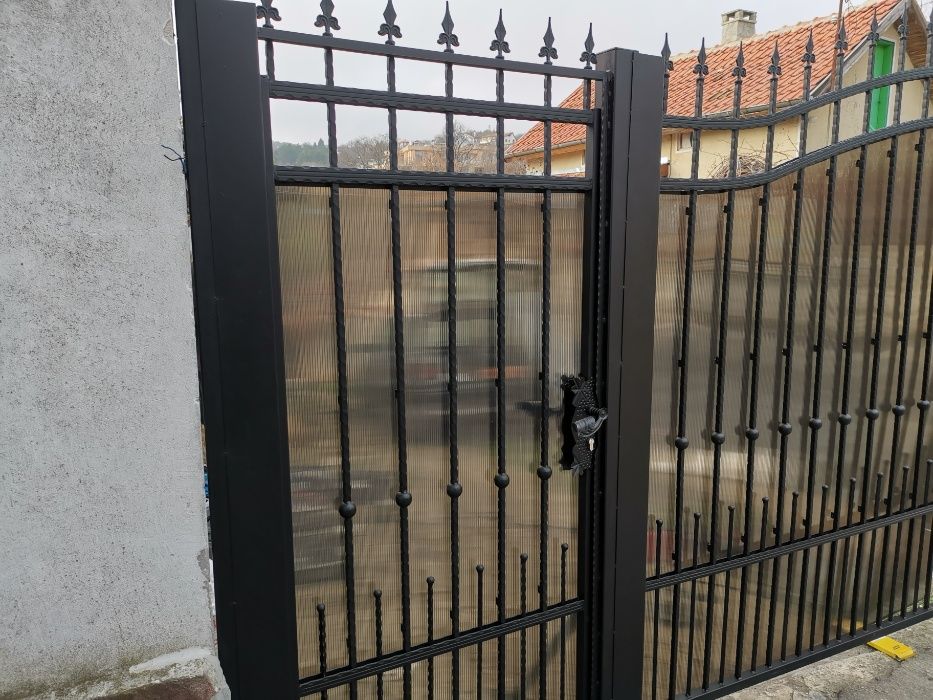 Метални конструкции - врати, решетки, парапети, огради и др.