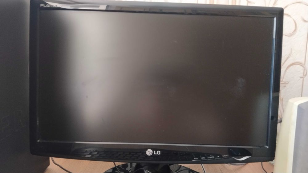 Комп Foxconn в комплекте без принтера