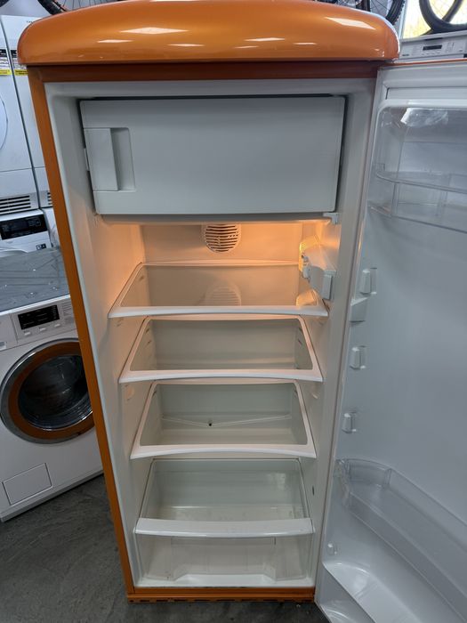 Ретро хладилник и фризер Gorenje.