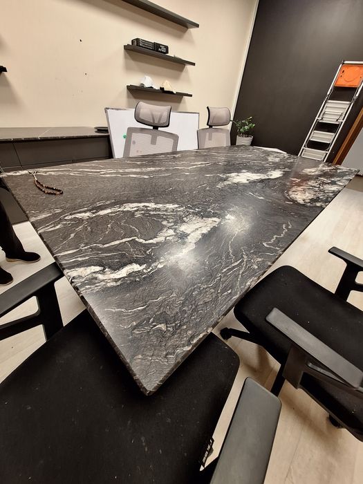 Стол,  мраморный