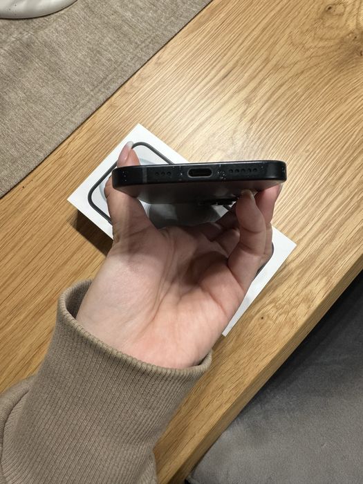 ПРОДАВАМ iPhone 15 128GB