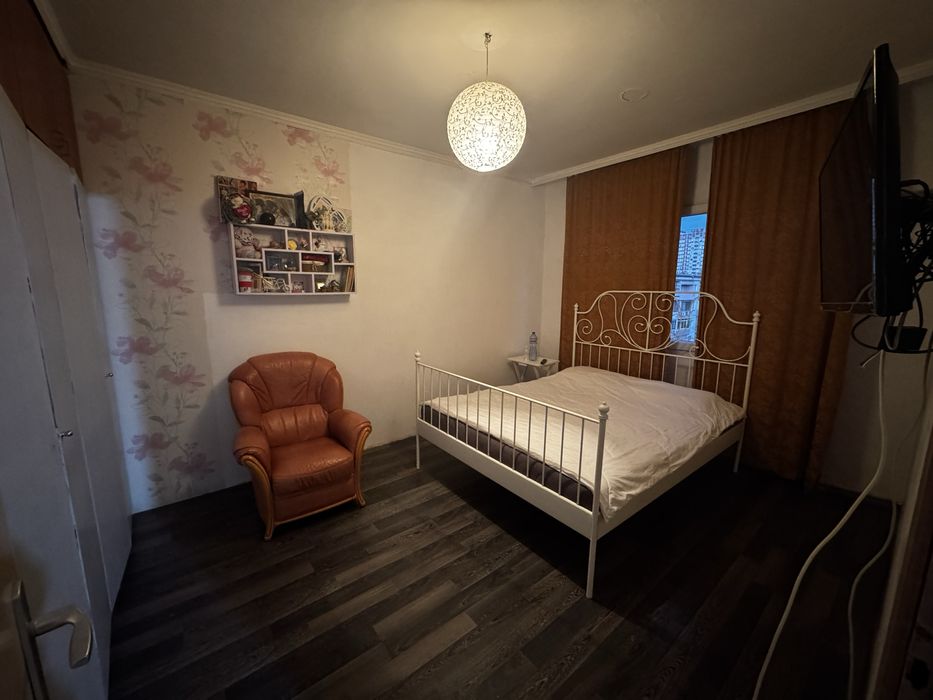 Продава се Тристаен апартамент в Пловдив, Изгрев - 80 кв.м за 950 €/кв.м - Снимка #1
