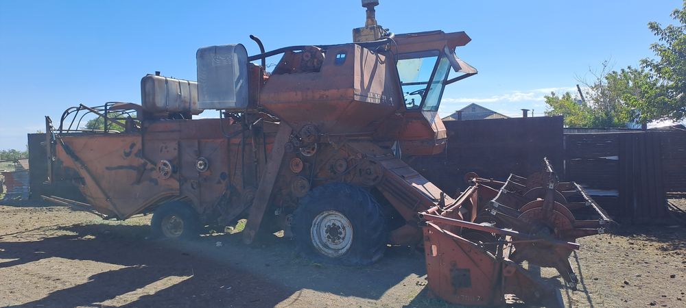 Продам Комбайн СК-5