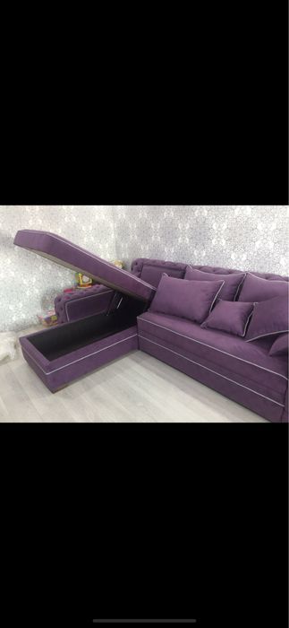 Диван угловой с каретной стяжкой