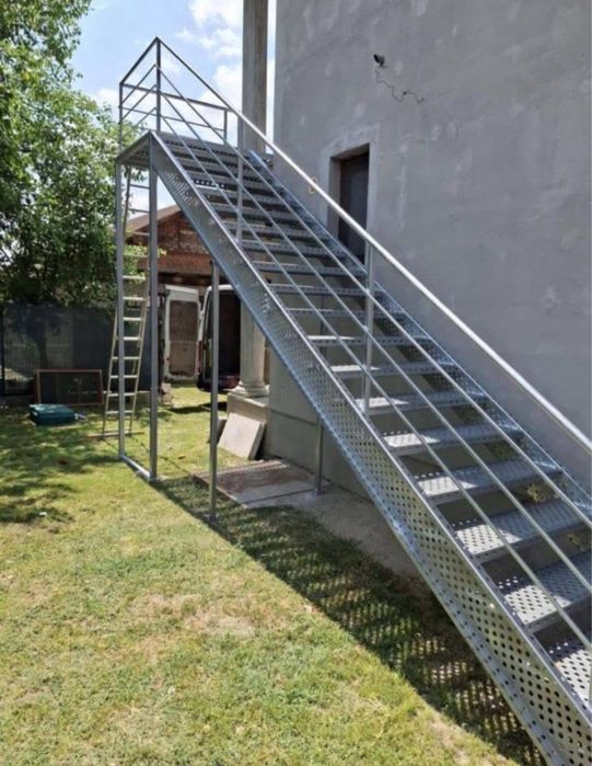 Scări zincate galvanizate