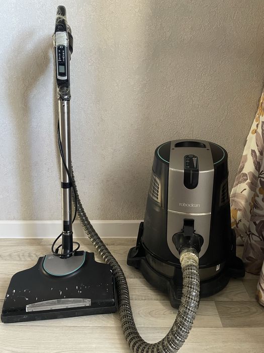 AURA Roboclean пелесос