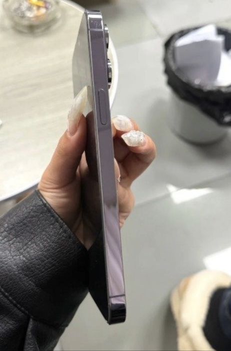 I phone 14 pro Max 256 gb Mov