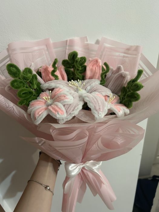 Buchet din sârmă plușată