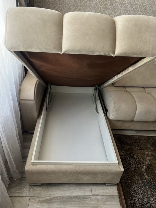 Продам диван 270х100