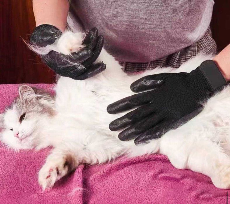 Ръкавици за сресване на животни