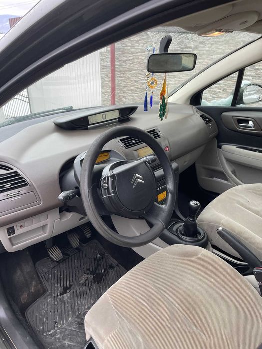 Vând Citroen C4 1.6 benzină