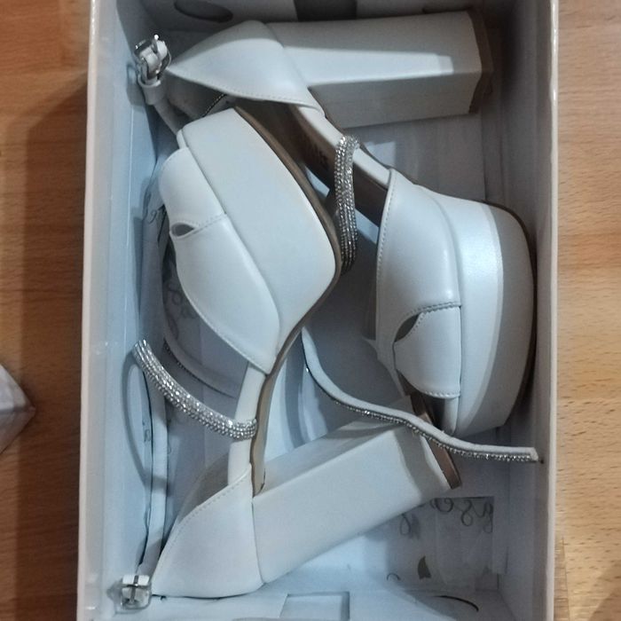 Sandale mireasa in stare impecabila